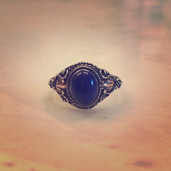 Jewelry - Silver and blue lapis ring